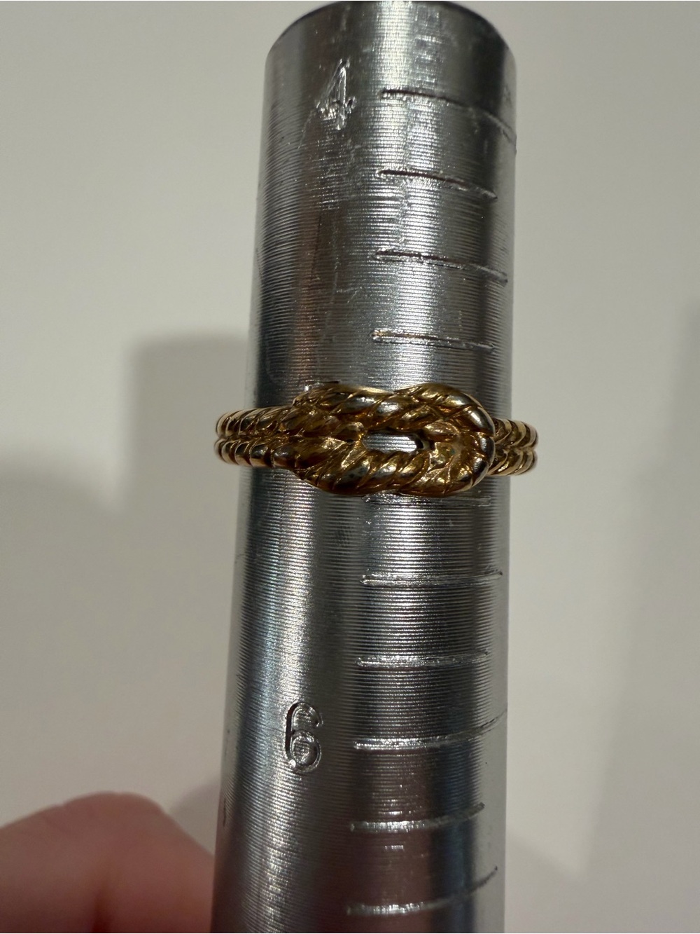 Avon Gold Love Knot Ring Size 5